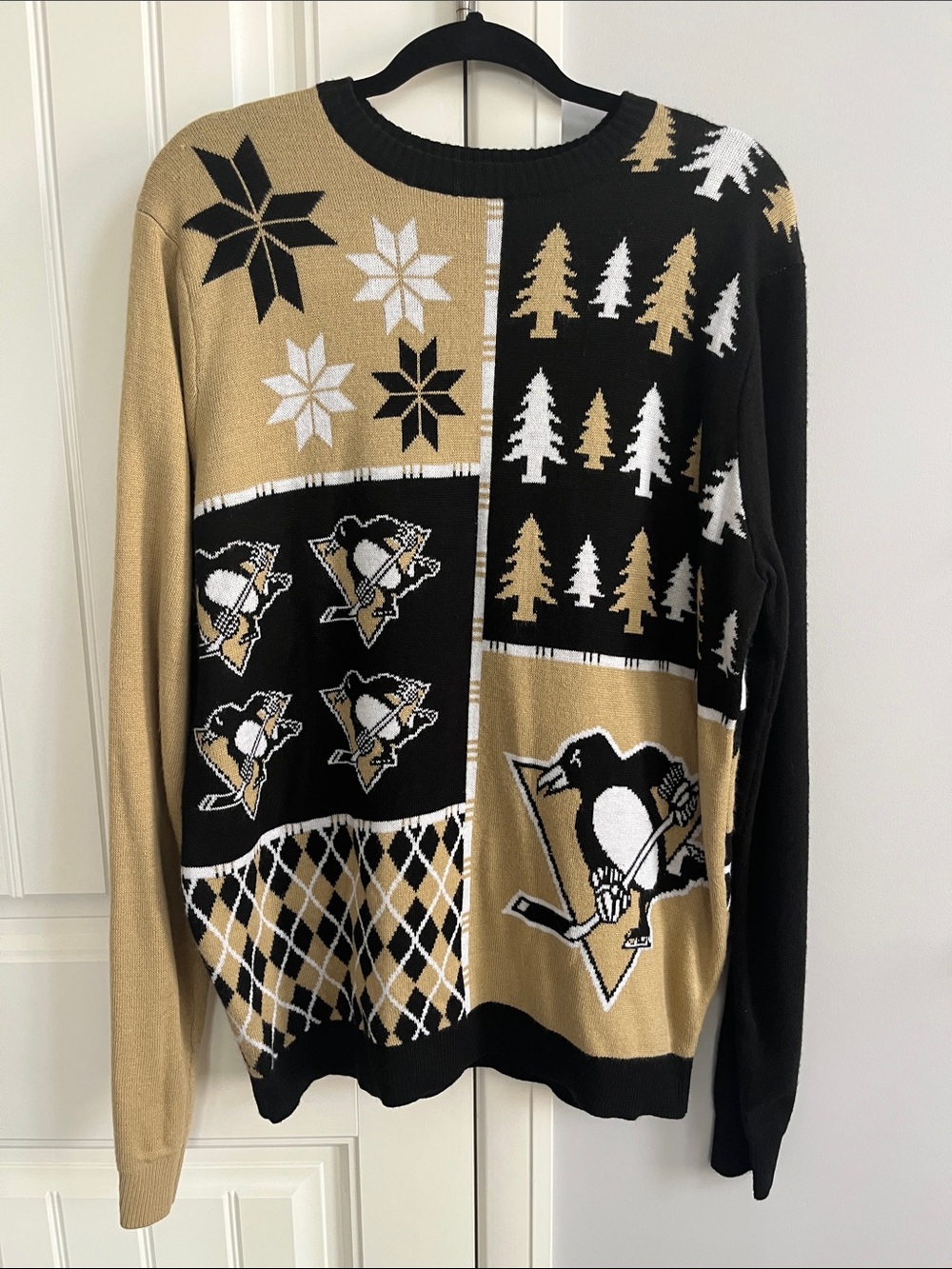 Pittsburgh Penguins Mens Gold and Black Hockey Sweater XL